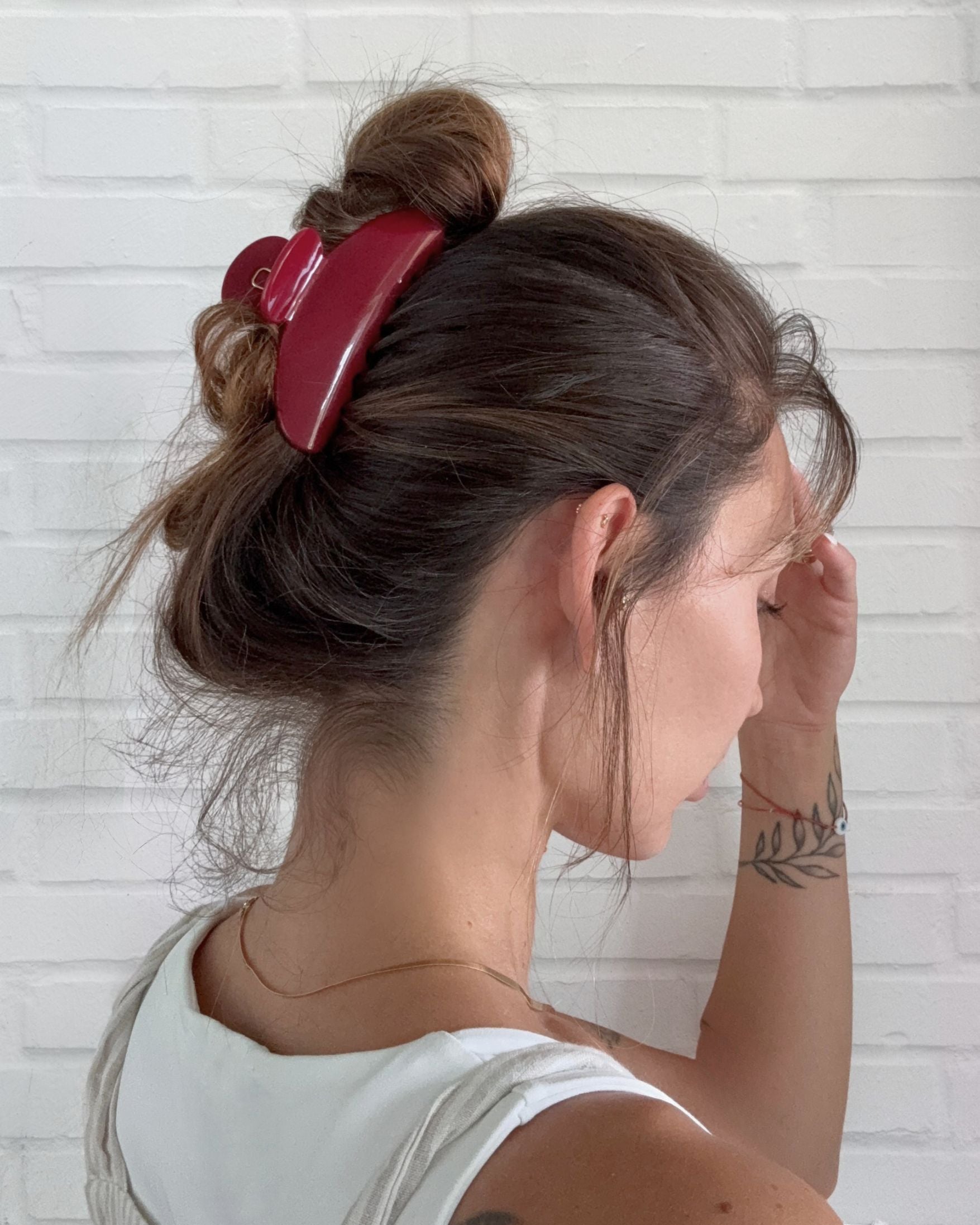 Red Loop Claw Clip
